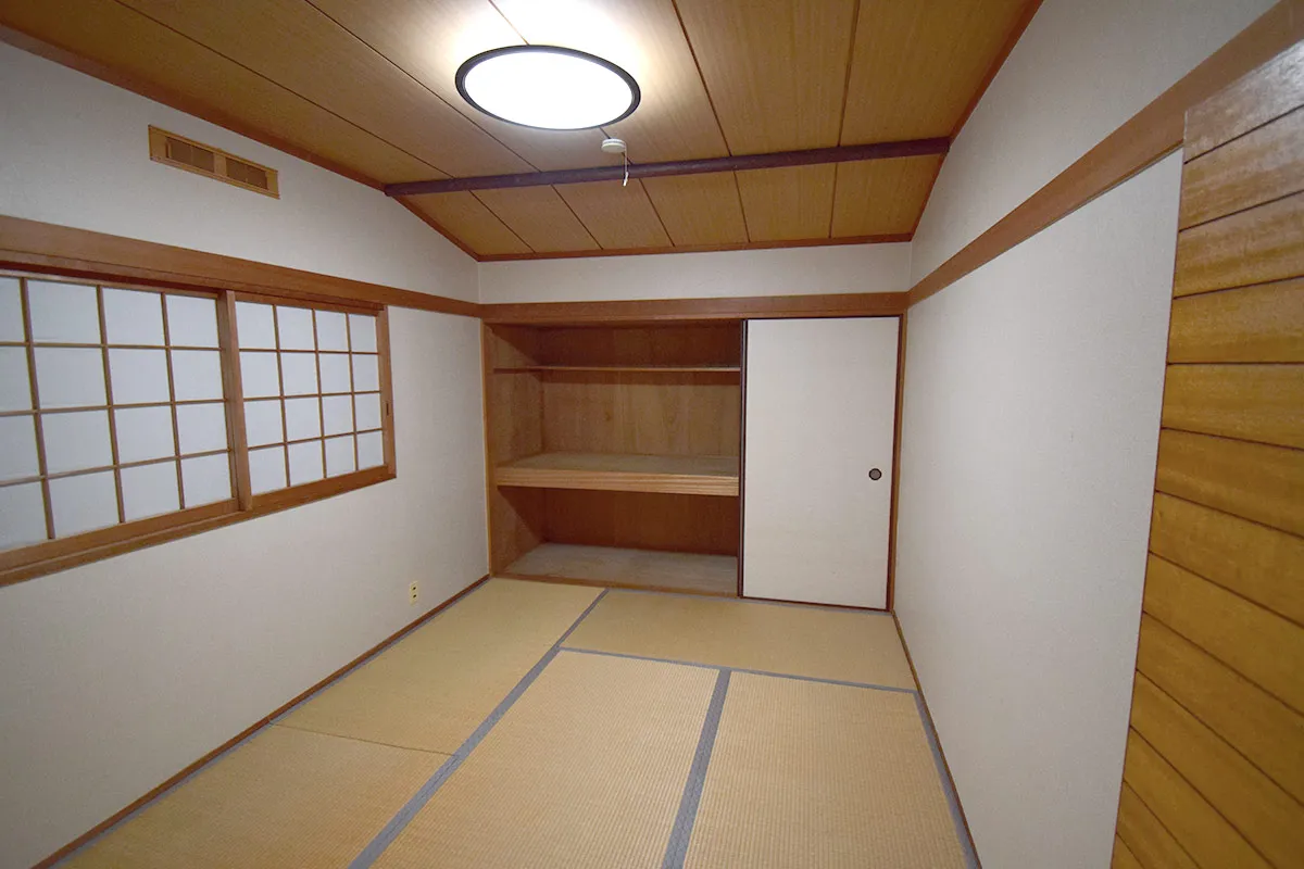 Detached house near Fujimori Shrine