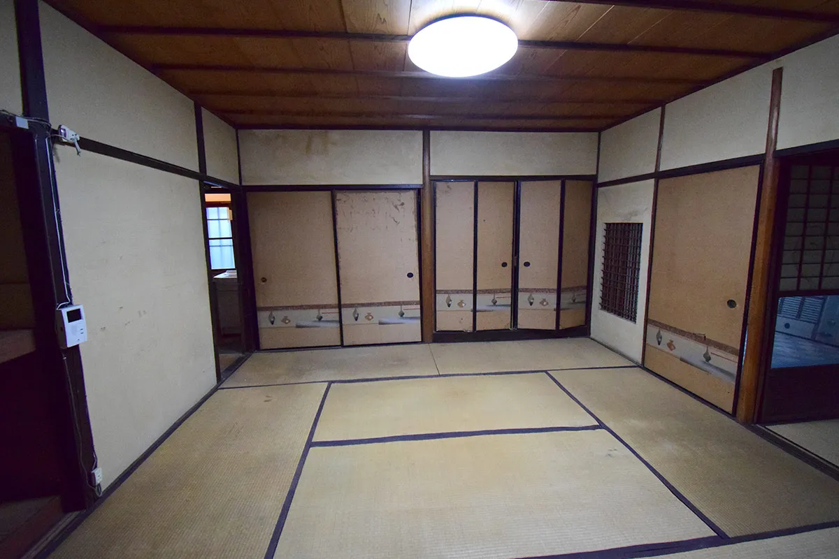 Residential environment between the Kamo River and Kyoto Imperial Palace! Used detached house in Bishamon-cho, Kamigyo-ku.