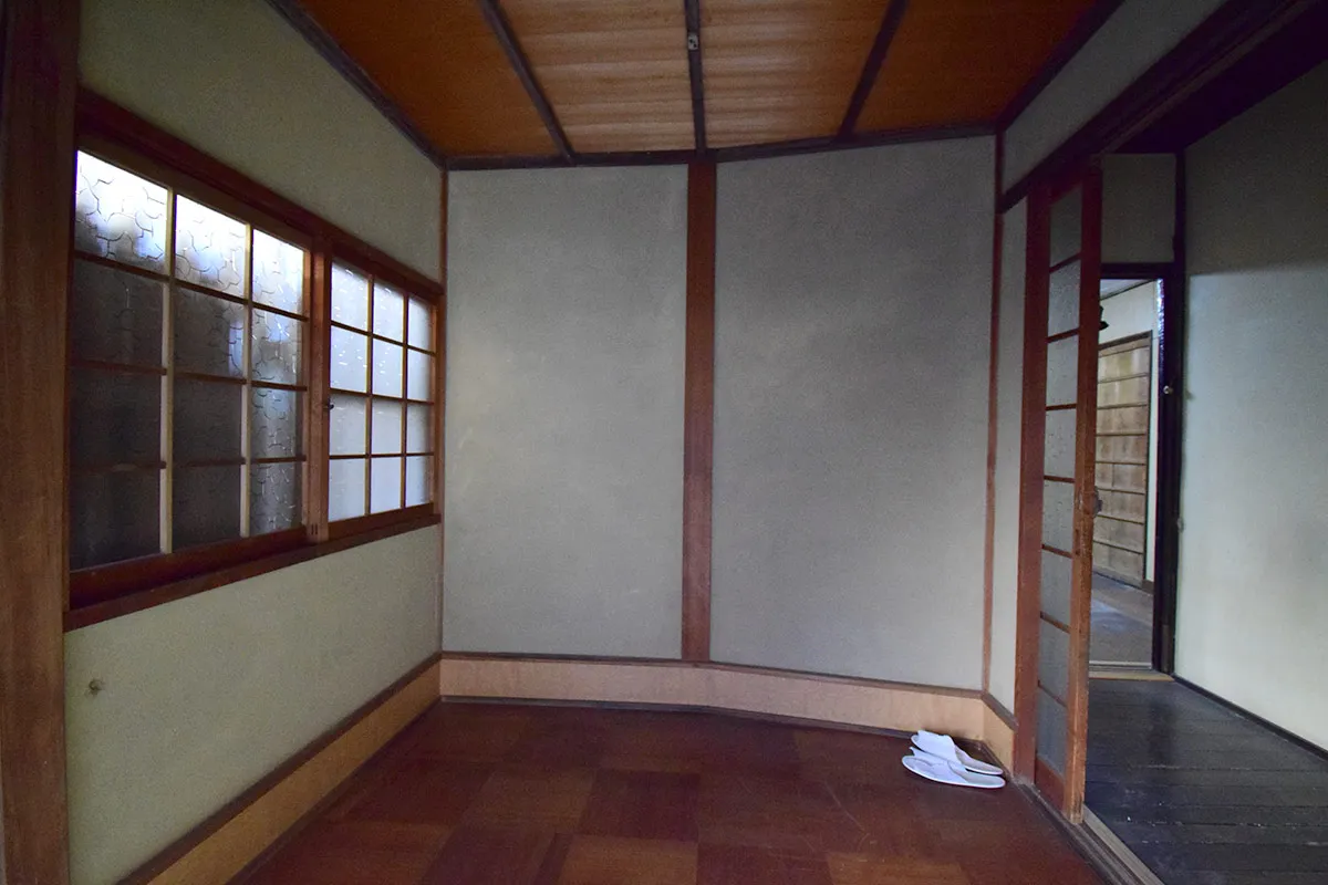 Residential environment between the Kamo River and Kyoto Imperial Palace! Used detached house in Bishamon-cho, Kamigyo-ku.