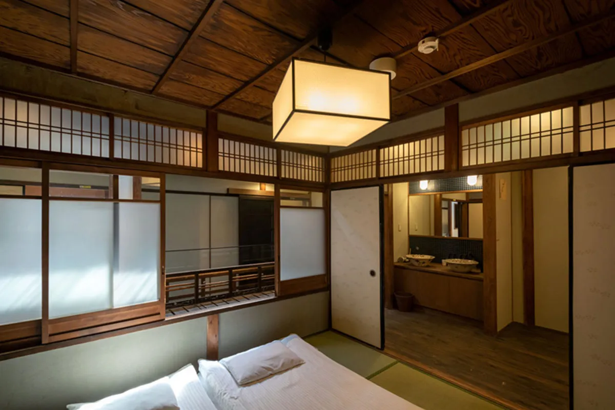 Operating as a guesthouse. Kyomachiya near Kiyomizu-Gojo Station.