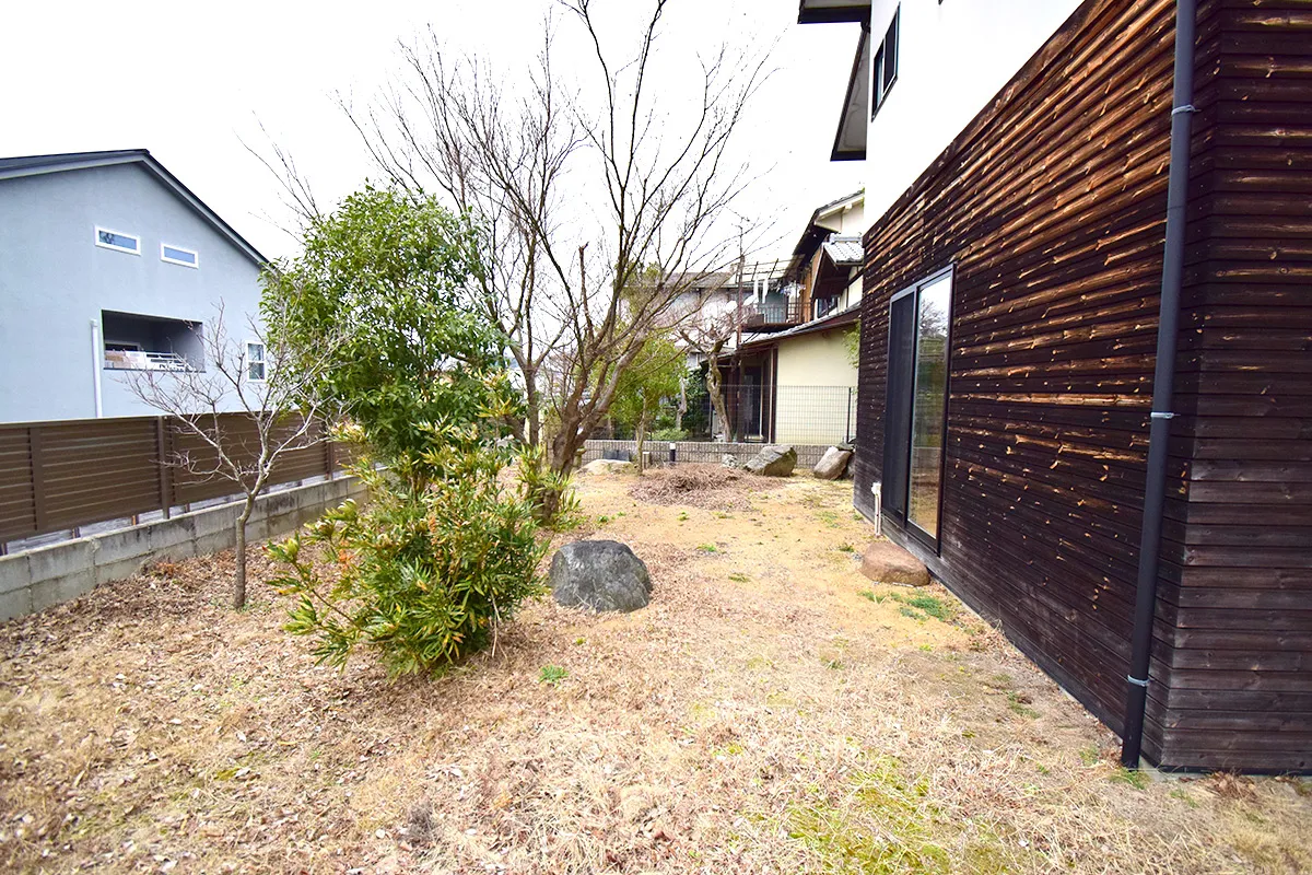 A mansion with a site of 128 tsubo located in Shikagaya, Sakyo Ward