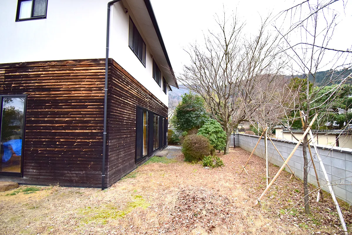 A mansion with a site of 128 tsubo located in Shikagaya, Sakyo Ward