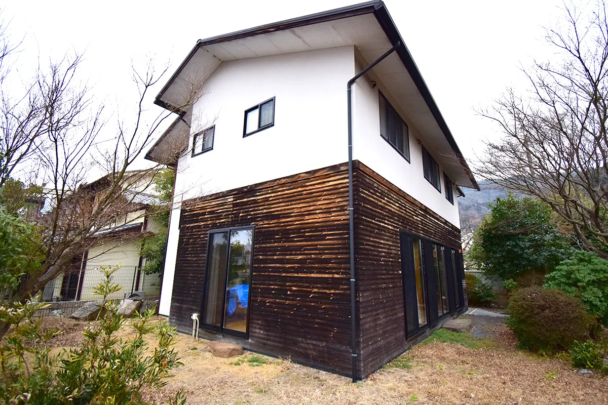 A mansion with a site of 128 tsubo located in Shikagaya, Sakyo Ward