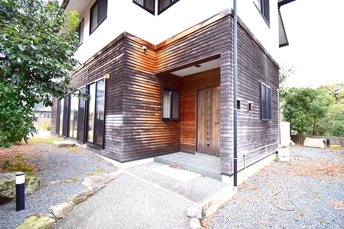 A mansion with a site of 128 tsubo located in Shikagaya, Sakyo Ward