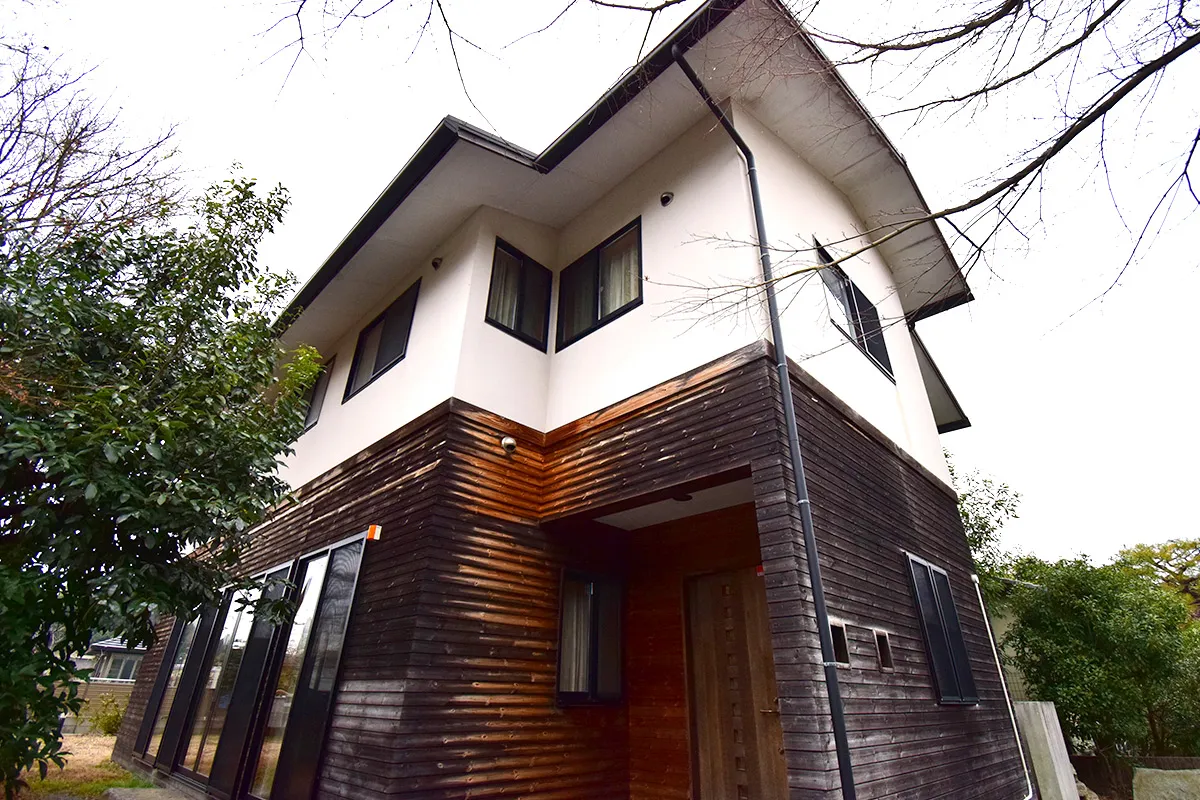 A mansion with a site of 128 tsubo located in Shikagaya, Sakyo Ward