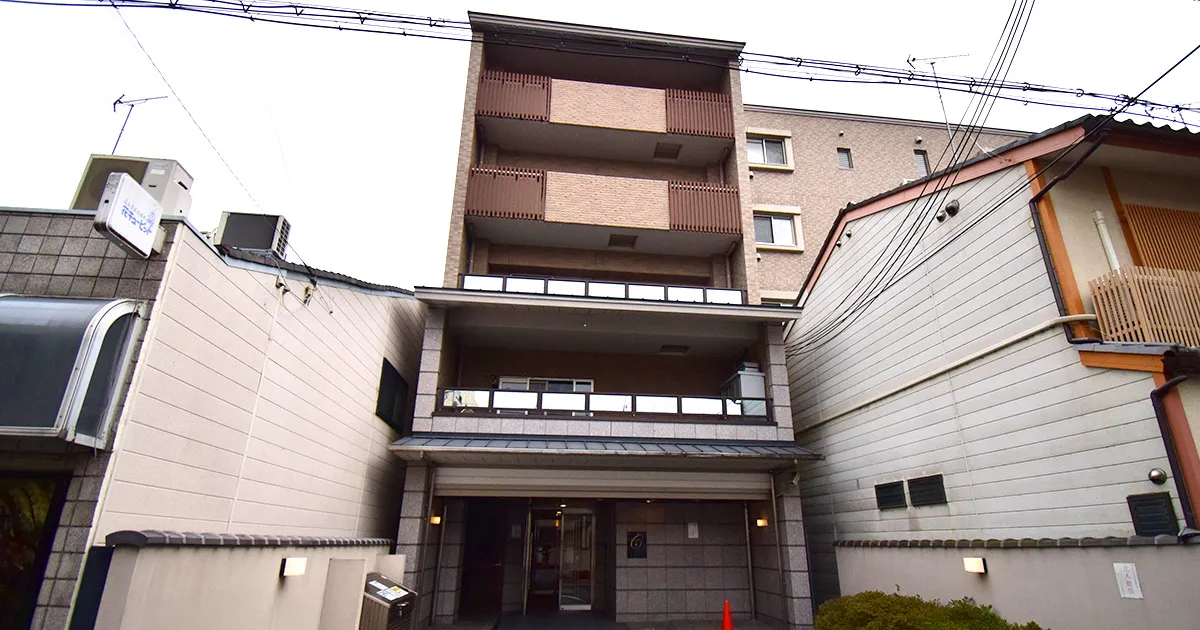 A mansion with a site of 128 tsubo located in Shikagaya, Sakyo Ward