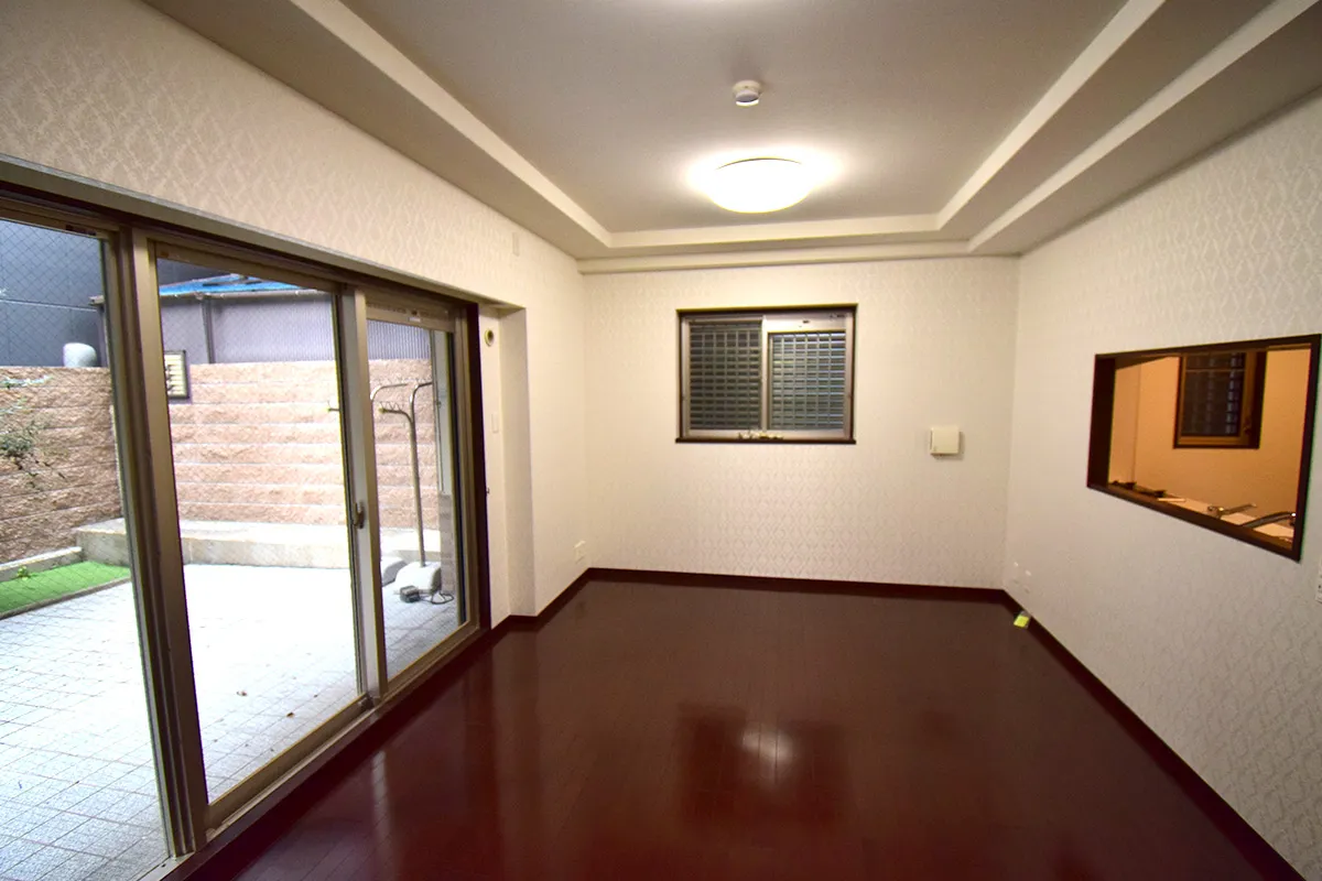 Just a short walk from Gion Shijo Station! A condominium with a large garden!