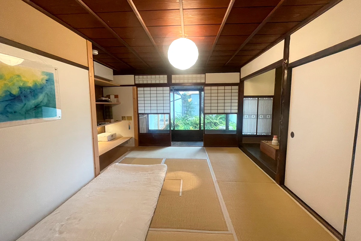 Kyomachiya with main house and detached house