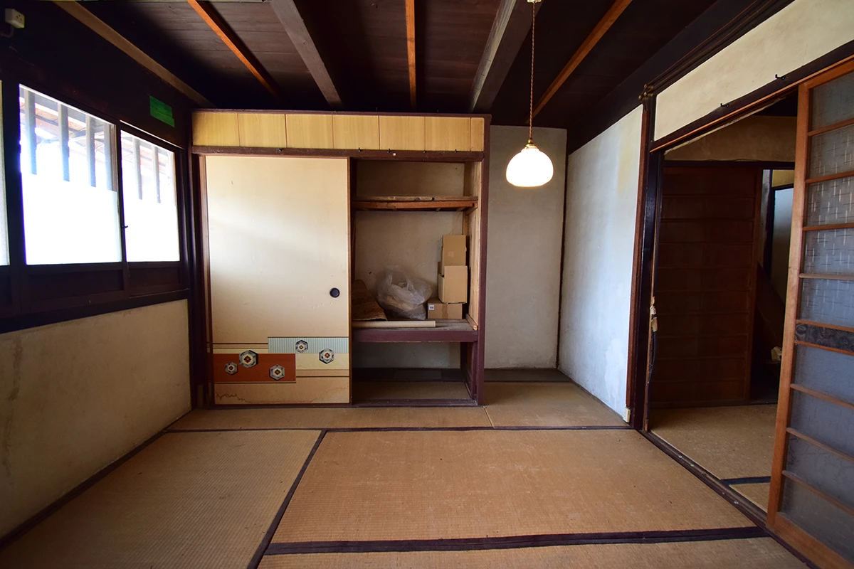 A Kyoto townhouse located in Nishijin, where the townscape typical of Kyoto is attractive.