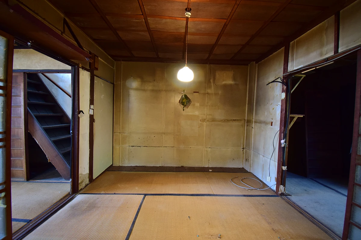 A Kyoto townhouse located in Nishijin, where the townscape typical of Kyoto is attractive.