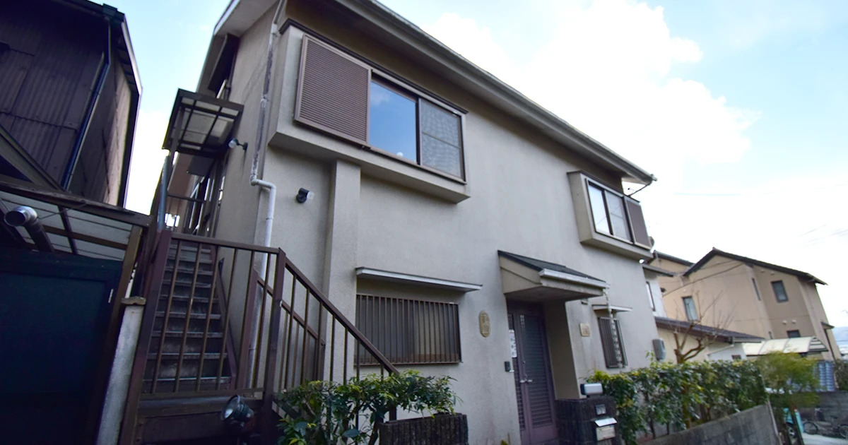 Dual-Purpose Spacious House: Traditional Residence & workshop in Tranquil Sakyo Ward