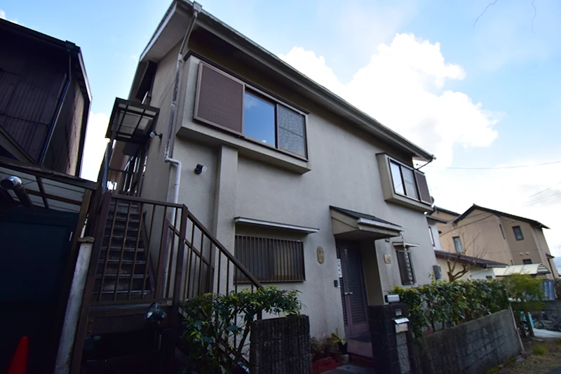 Dual-Purpose Spacious House: Traditional Residence & workshop in Tranquil Sakyo Ward